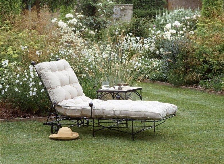 Chaise Longue Buttoned